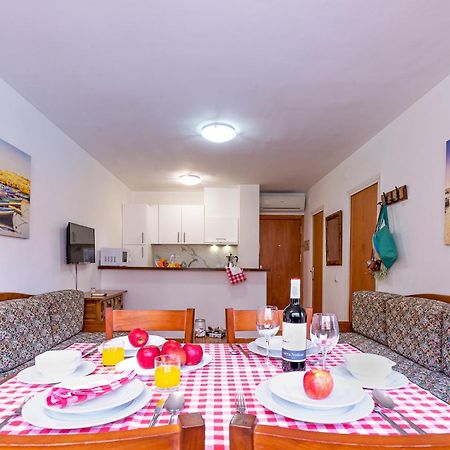 อปาร์ตาเมนโตส กอมเต เดมปูเรียส Apartment เอมปูเรียบราบา ภายนอก รูปภาพ