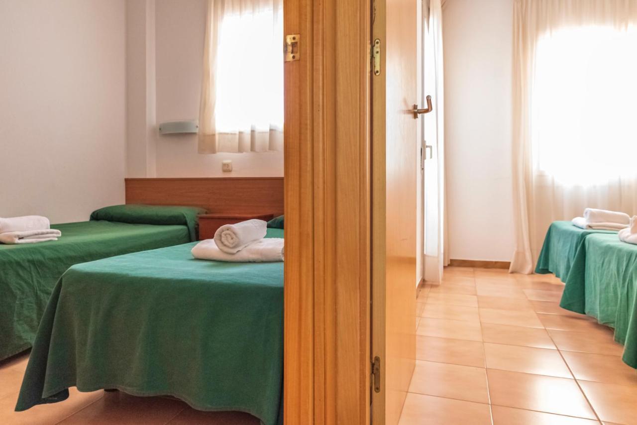 อปาร์ตาเมนโตส กอมเต เดมปูเรียส Apartment เอมปูเรียบราบา ภายนอก รูปภาพ