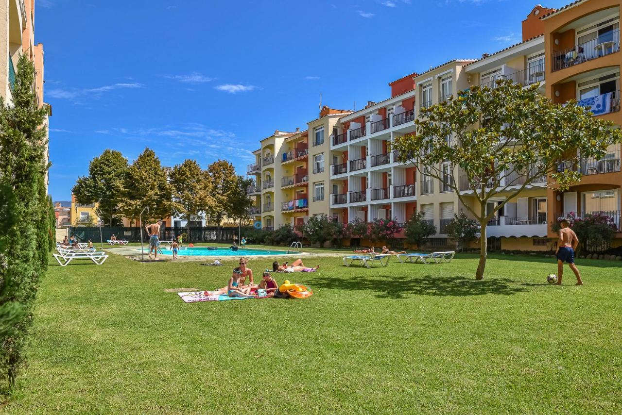 อปาร์ตาเมนโตส กอมเต เดมปูเรียส Apartment เอมปูเรียบราบา ภายนอก รูปภาพ