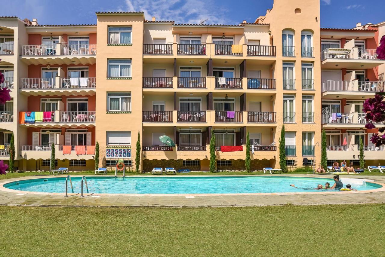 อปาร์ตาเมนโตส กอมเต เดมปูเรียส Apartment เอมปูเรียบราบา ภายนอก รูปภาพ