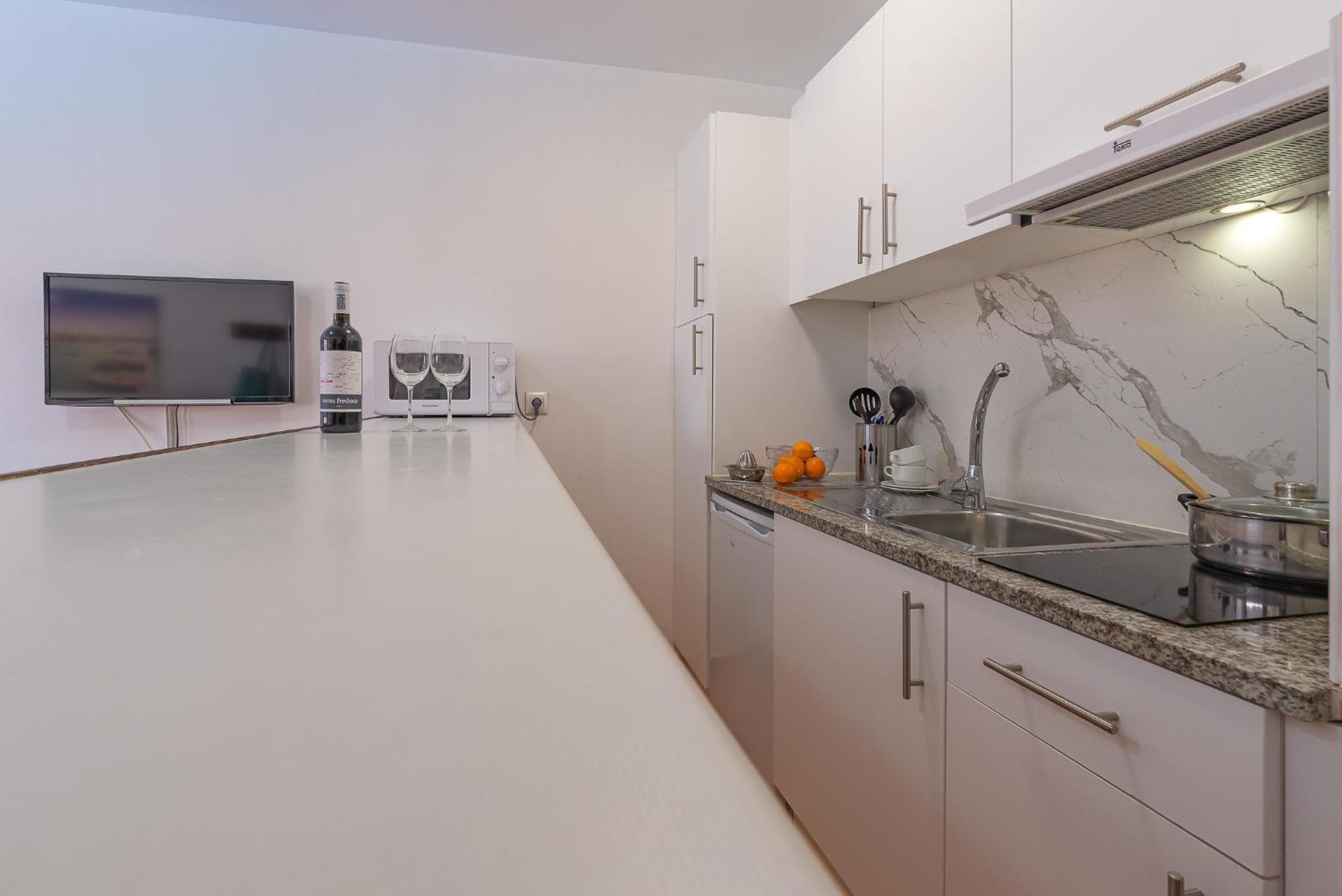 อปาร์ตาเมนโตส กอมเต เดมปูเรียส Apartment เอมปูเรียบราบา ภายนอก รูปภาพ