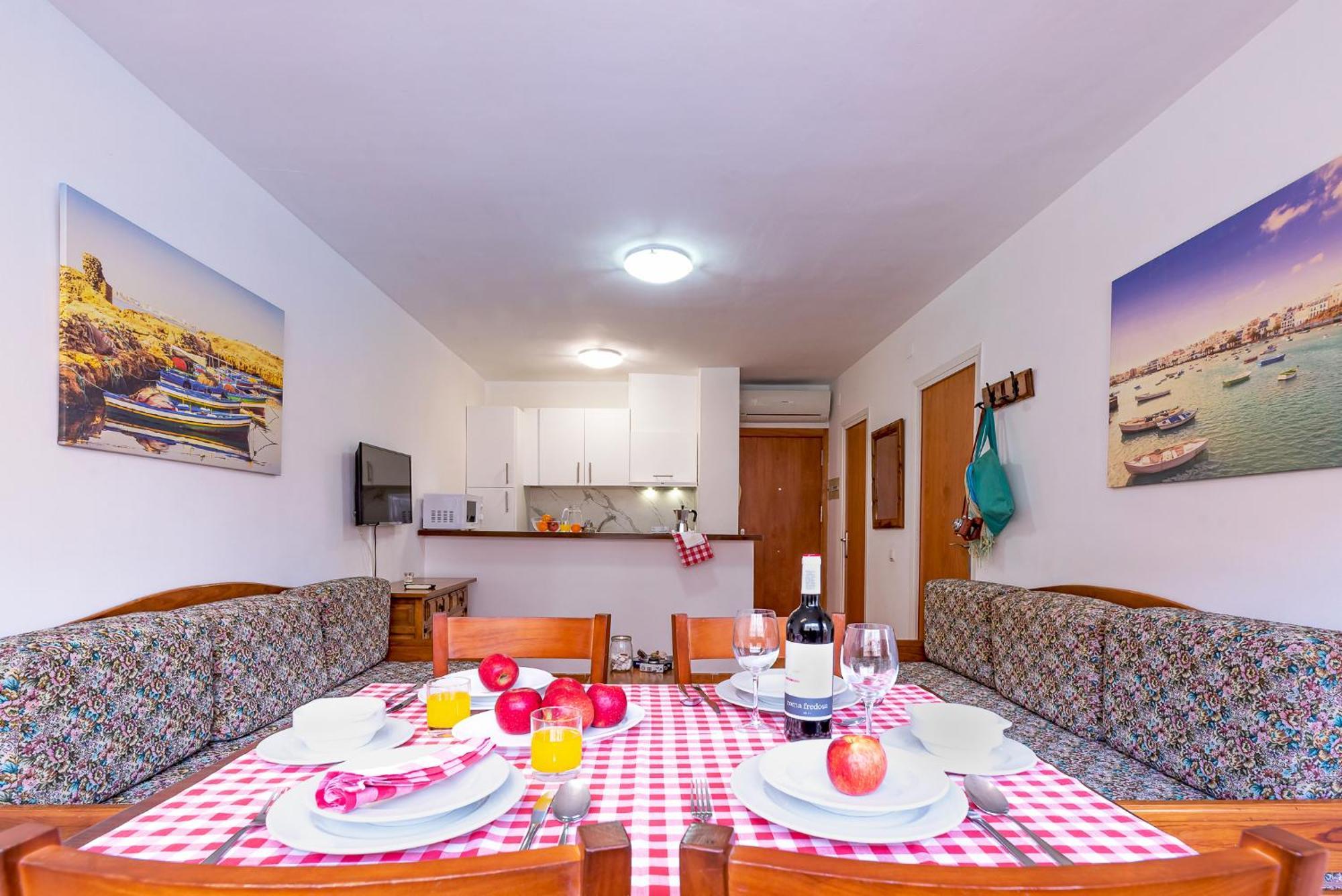 อปาร์ตาเมนโตส กอมเต เดมปูเรียส Apartment เอมปูเรียบราบา ภายนอก รูปภาพ